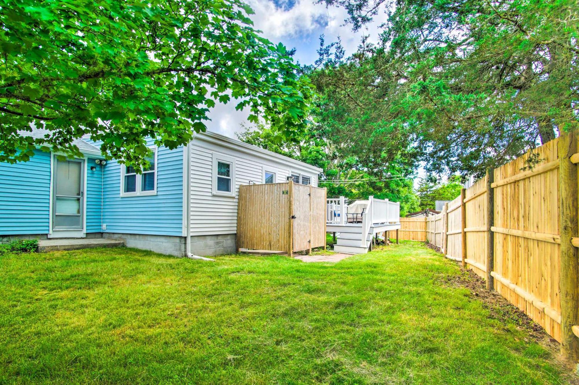 Pet-Friendly Cape Cod Getaway Less Than 1 Mi To Beach デニス・ポート エクステリア 写真